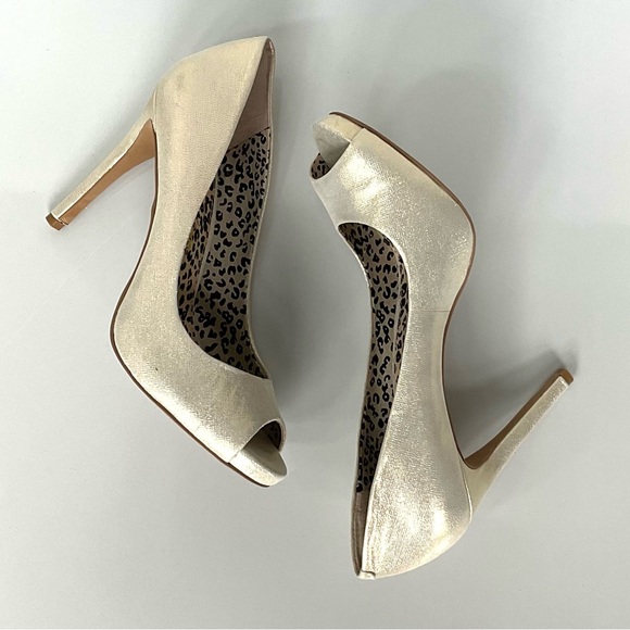 JS-SARAS, gold open-toe heels - Picture 3 of 13